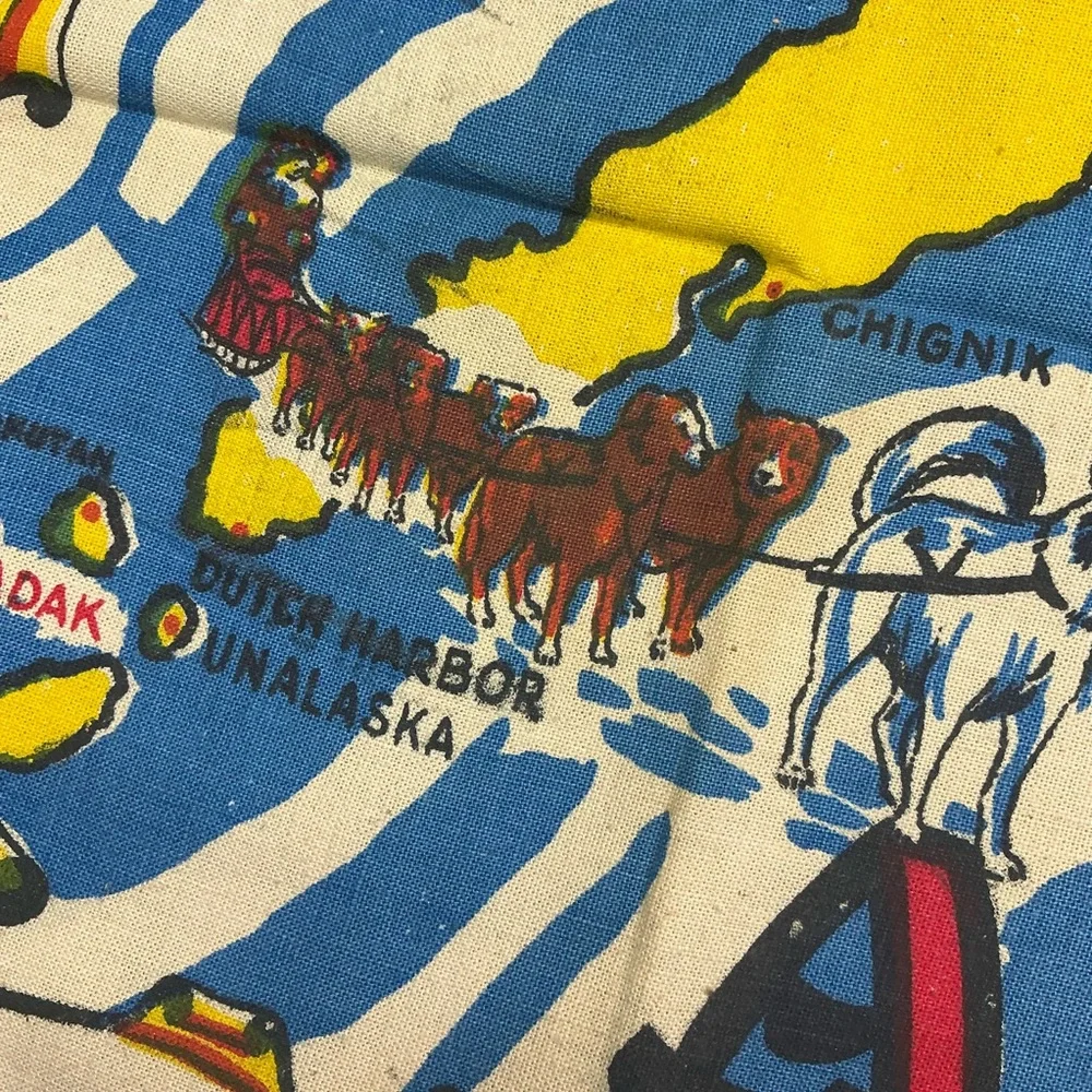 Vintage Alaska State mid-century tablecloth with matching napkins 33 x 34 USA